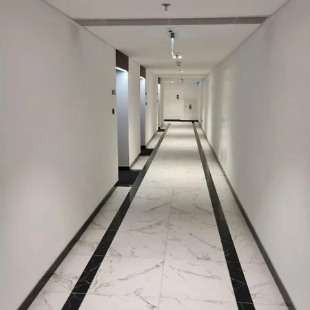 Hanza Tower Silver 22 & Pool