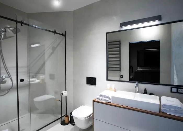 Hanza Tower Silver 22 & Pool Apartamento *