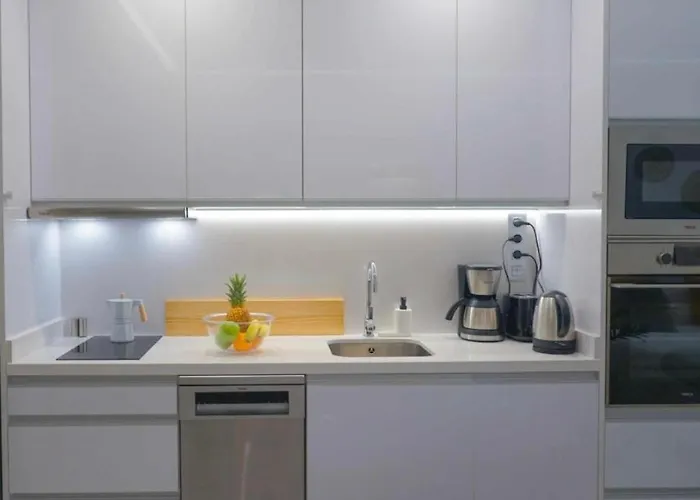 Hanza Tower Silver 22 & Pool