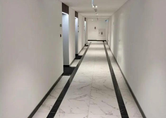 Hanza Tower Silver 22 & Pool